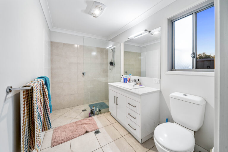 1 & 2/5 Kanangra Street, Redbank Plains, QLD 4301