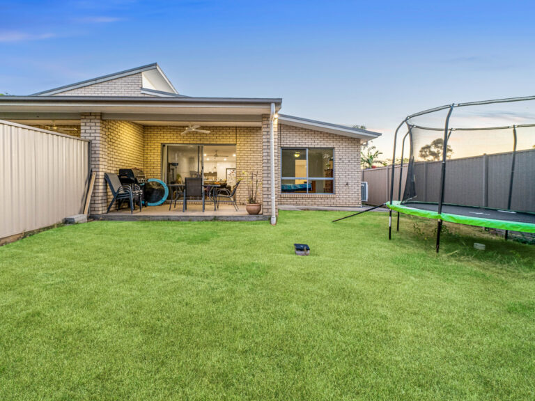 1 & 2/5 Kanangra Street, Redbank Plains, QLD 4301