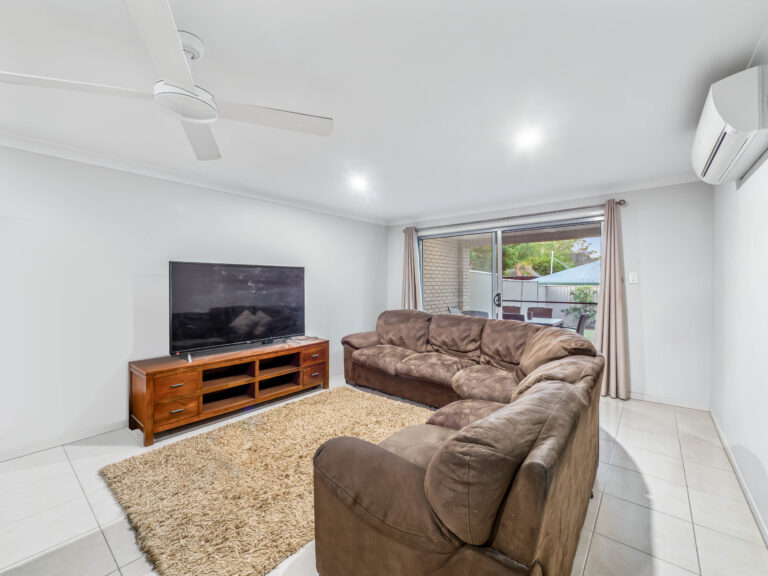 1 & 2/5 Kanangra Street, Redbank Plains, QLD 4301