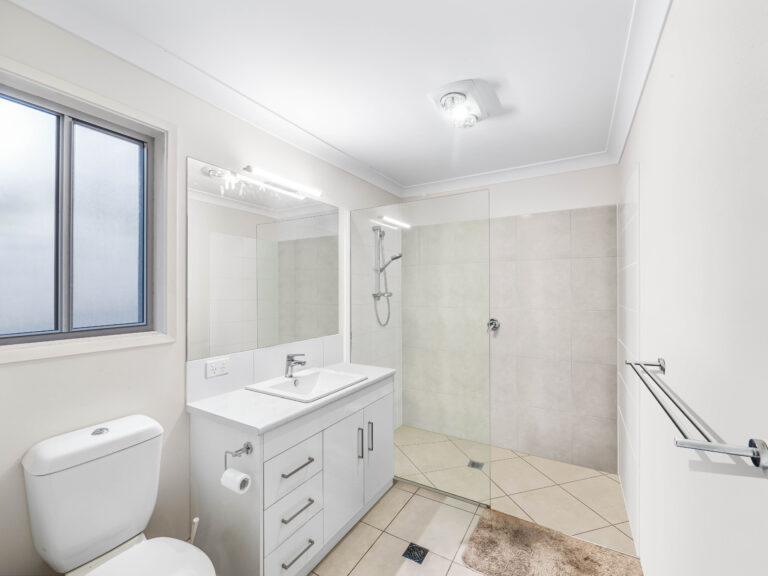 1 & 2/5 Kanangra Street, Redbank Plains, QLD 4301