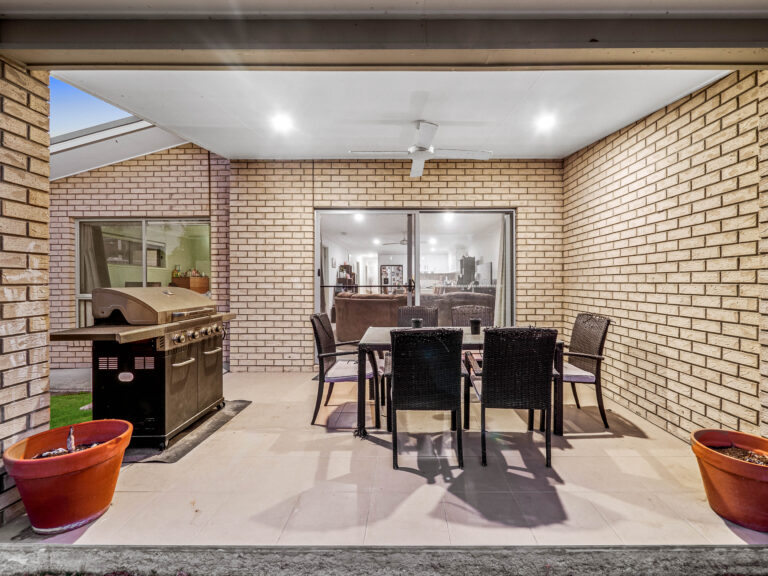 1 & 2/5 Kanangra Street, Redbank Plains, QLD 4301