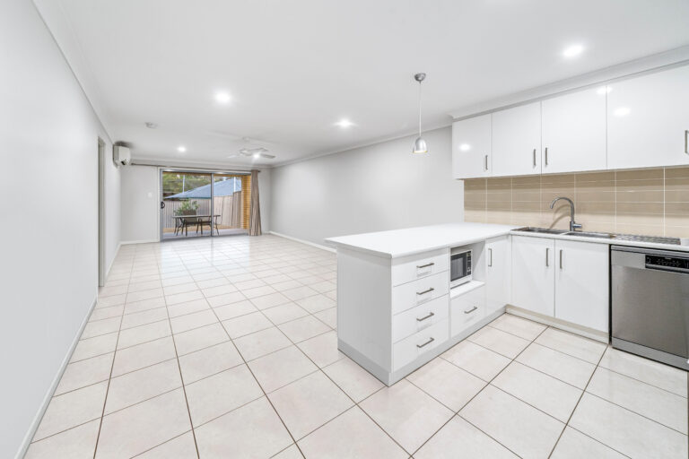1 & 2/5 Kanangra Street, Redbank Plains, QLD 4301