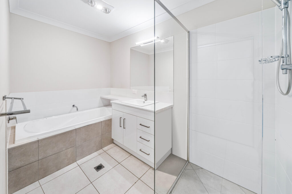 1 & 2/5 Kanangra Street, Redbank Plains, QLD 4301