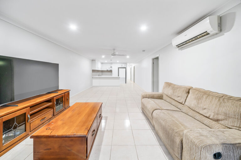 1 & 2/5 Kanangra Street, Redbank Plains, QLD 4301