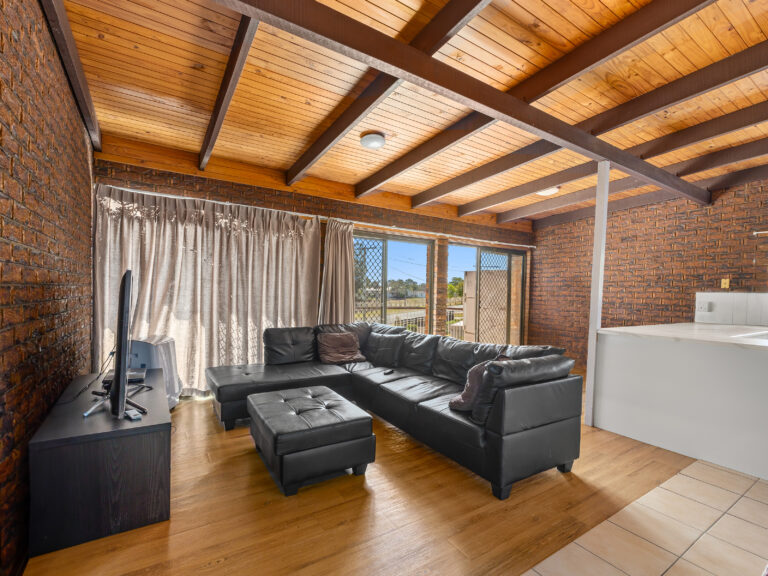 Unit-Dinmore-QLD-R2-3788327
