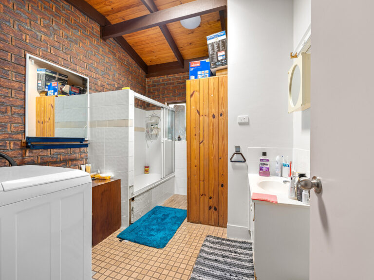 Unit-Dinmore-QLD-R2-3788327