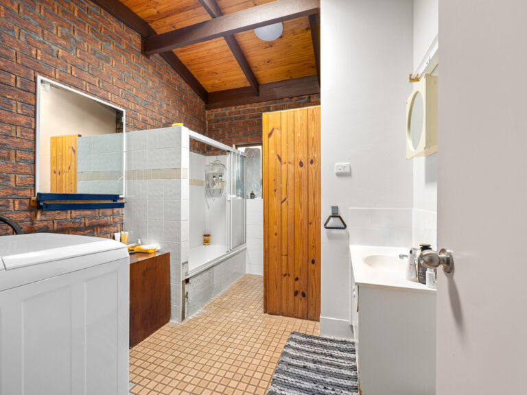 Unit-Dinmore-QLD-R2-3788327