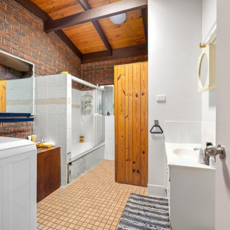 Unit-Dinmore-QLD-R2-3788327