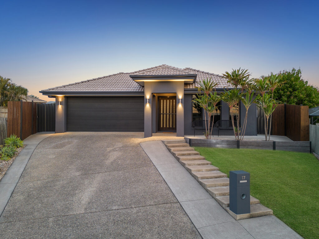 17 Willow Close, Raceview, QLD 4305