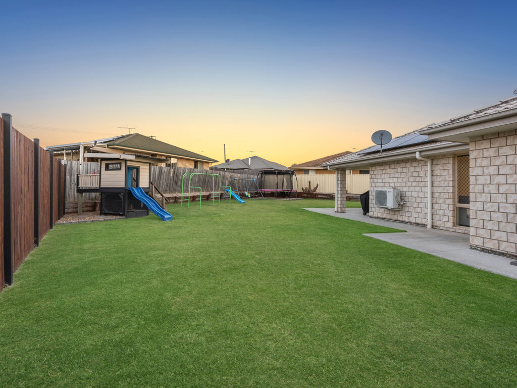 17 Willow Close, Raceview, QLD 4305