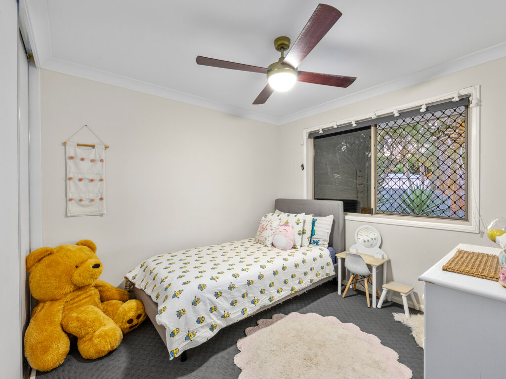 17 Willow Close, Raceview, QLD 4305