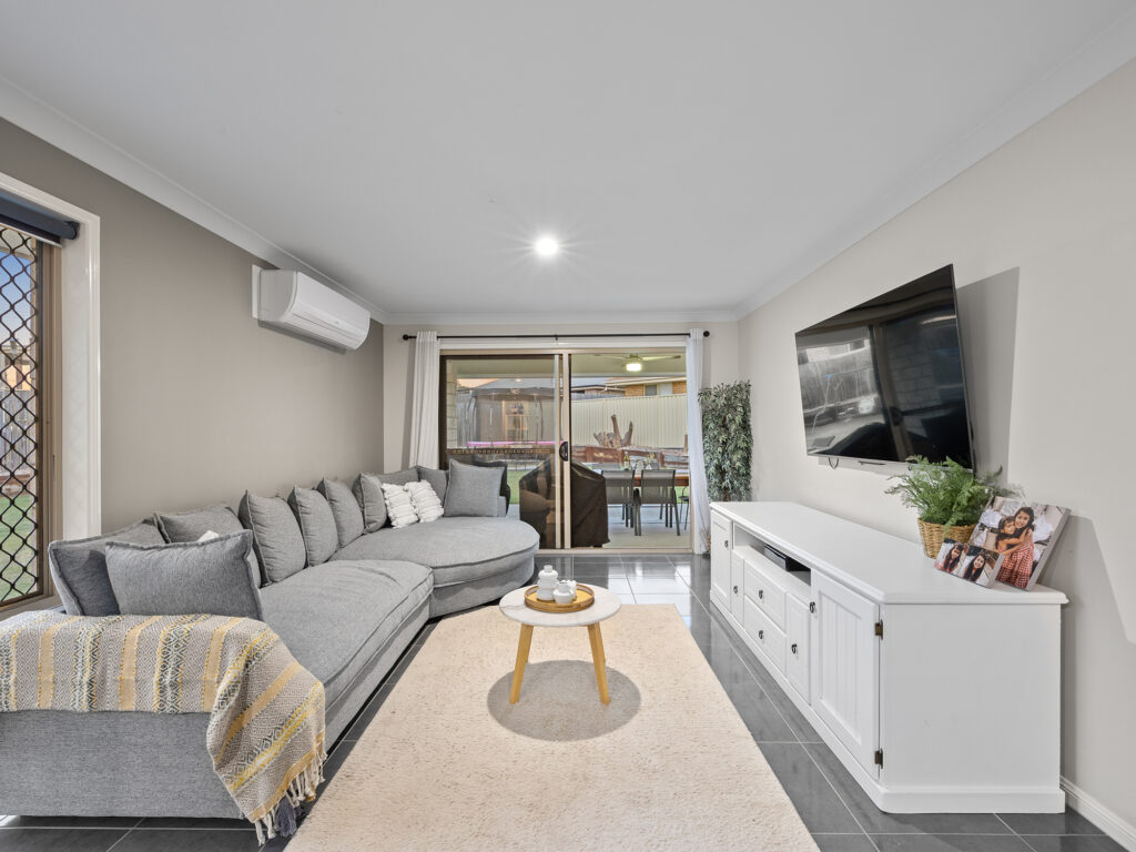 17 Willow Close, Raceview, QLD 4305