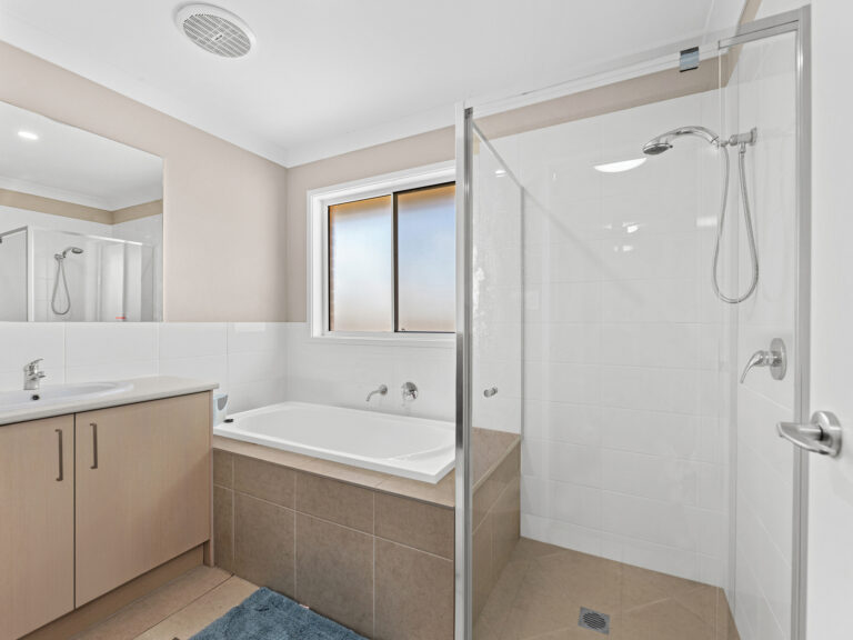 House-Deebing Heights-QLD-R2-3792065