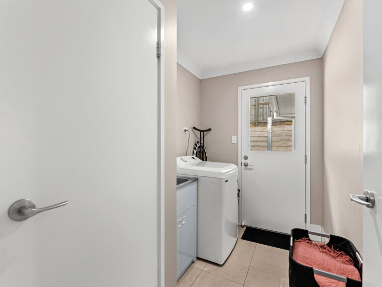 House-Deebing Heights-QLD-R2-3792065