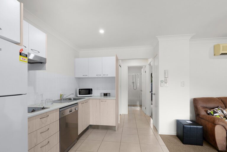 Unit-Flinders View-QLD-R2-3796196