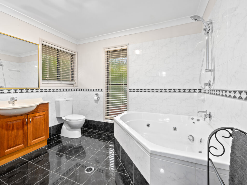 13 Mawson Place, Forest Lake, QLD 4078