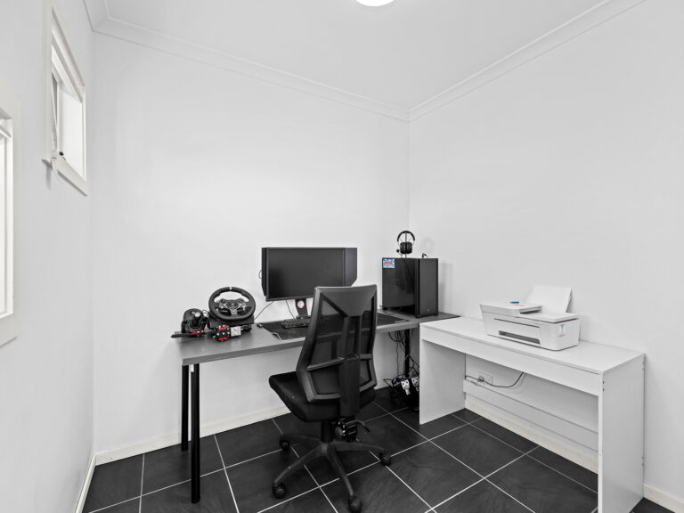 Townhouse-Silkstone-QLD-R2-3807407