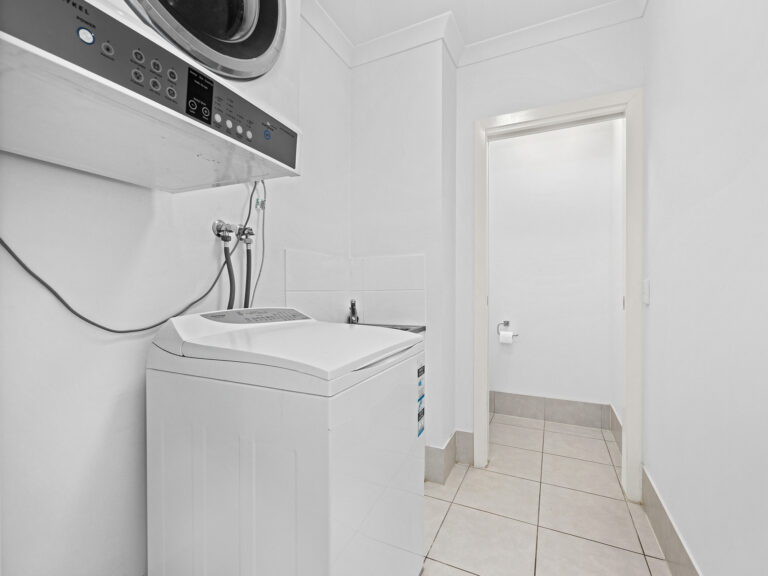 Townhouse-Silkstone-QLD-R2-3807407