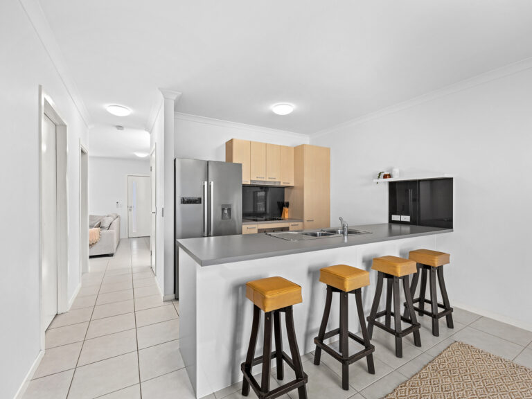 Townhouse-Silkstone-QLD-R2-3807407