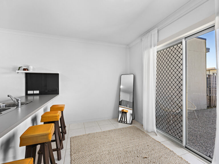 Townhouse-Silkstone-QLD-R2-3807407