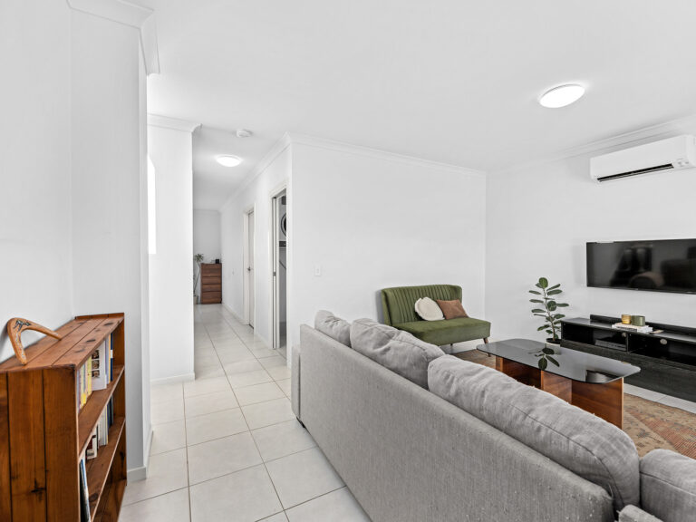 Townhouse-Silkstone-QLD-R2-3807407