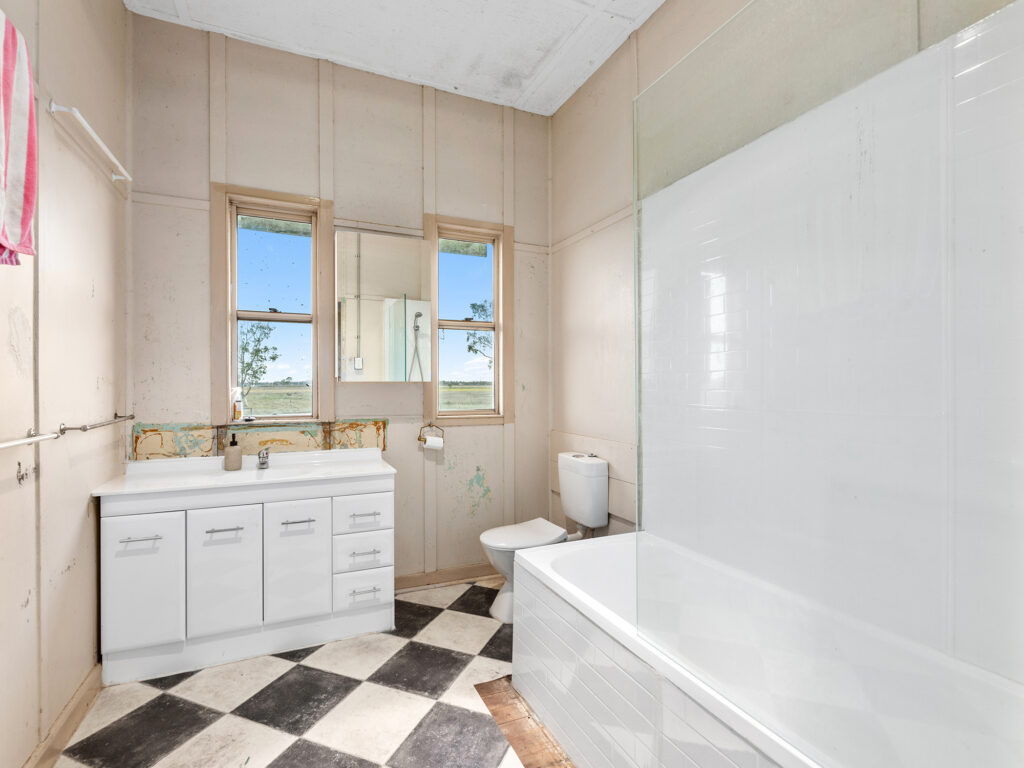 939 Clarendon Road, Clarendon, QLD 4311