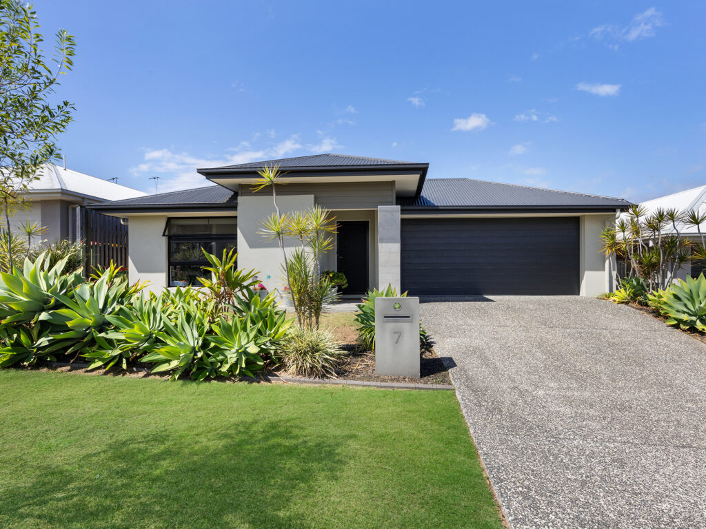 House-Deebing Heights-QLD-R2-3812784