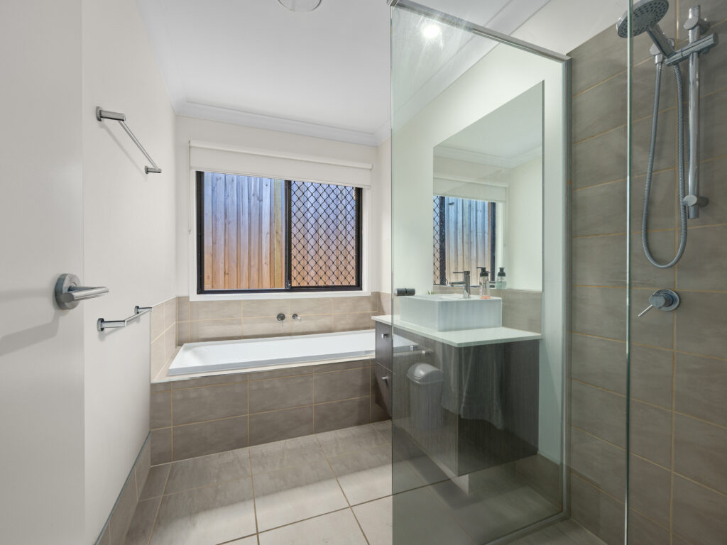House-Deebing Heights-QLD-R2-3812784