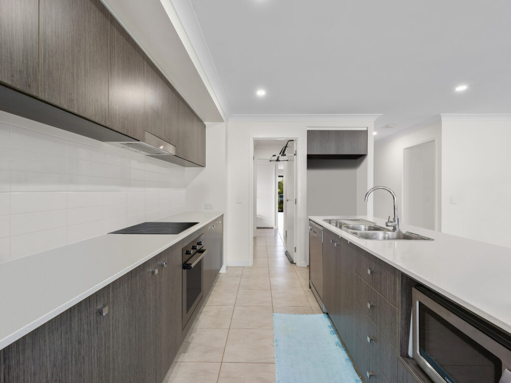 House-Deebing Heights-QLD-R2-3812784