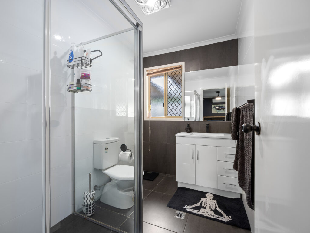 House-Raceview-QLD-R2-3824135