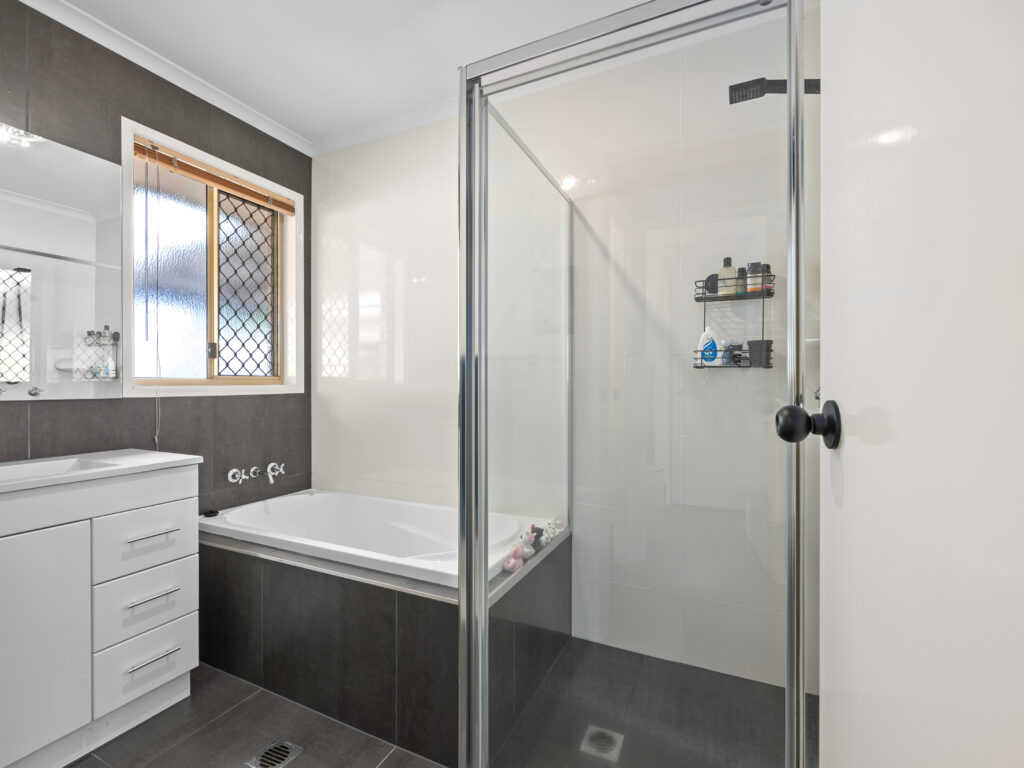 House-Raceview-QLD-R2-3824135