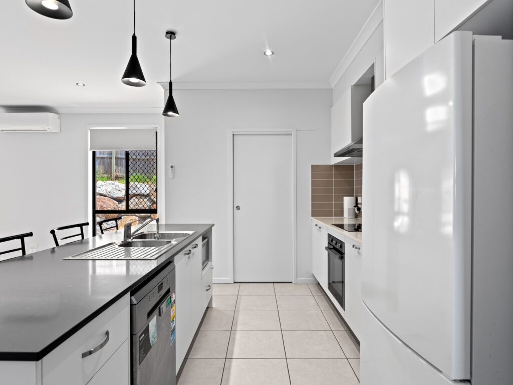House-Deebing Heights-QLD-R2-3828413
