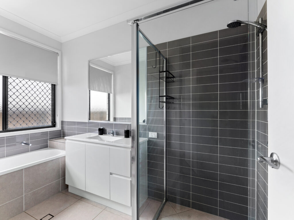 House-Deebing Heights-QLD-R2-3828413