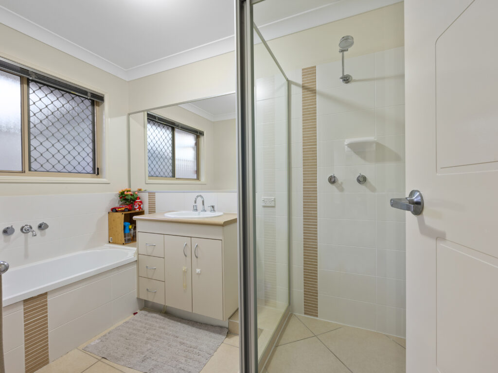 House-Raceview-QLD-R2-3837069
