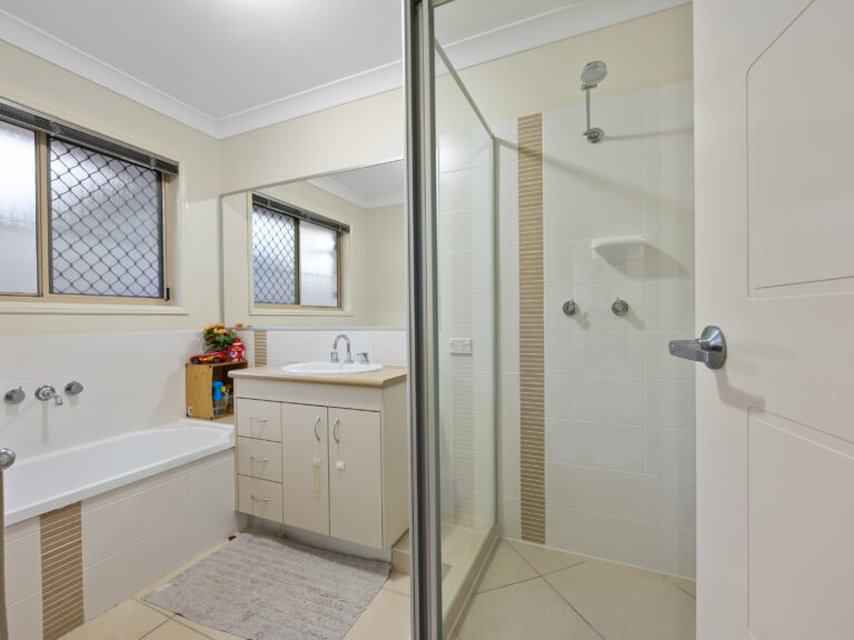 House-Raceview-QLD-R2-3837069