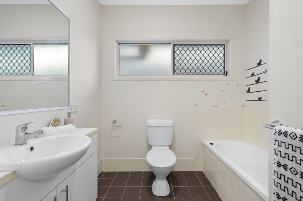 9 Shearwater Terrace, Springfield Lakes, QLD 4300