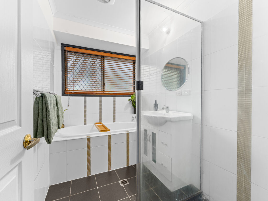 House-Barellan Point-QLD-R2-3845020