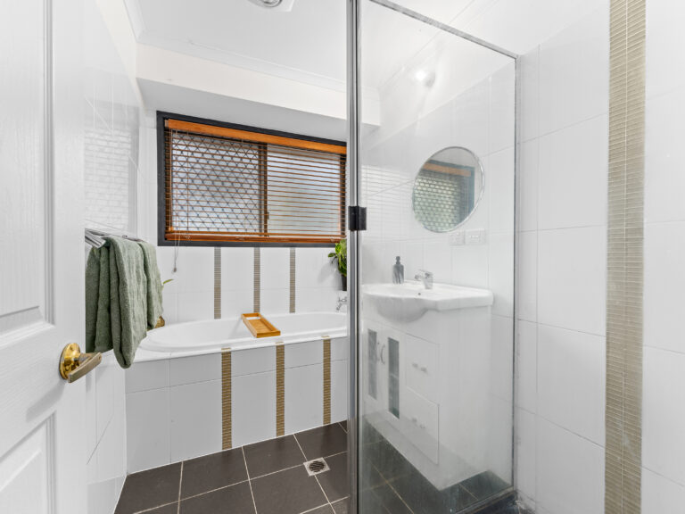 House-Barellan Point-QLD-R2-3845020