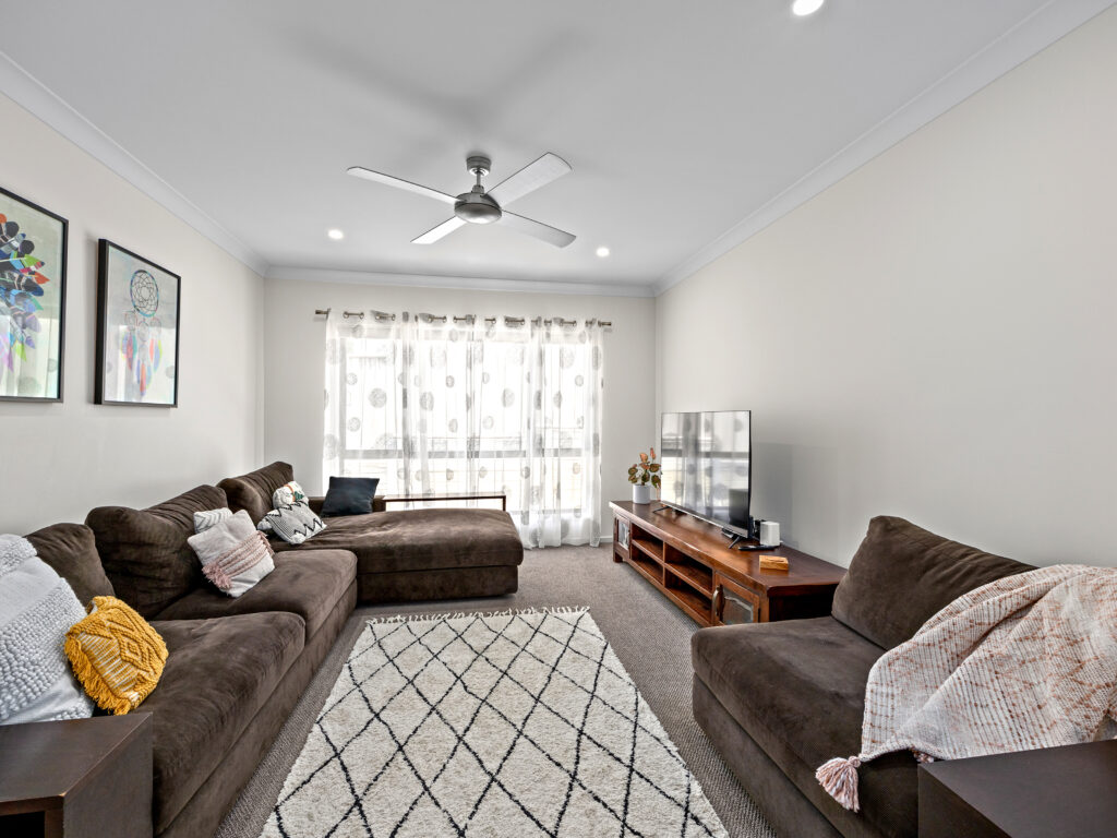 House-Deebing Heights-QLD-R2-3853228