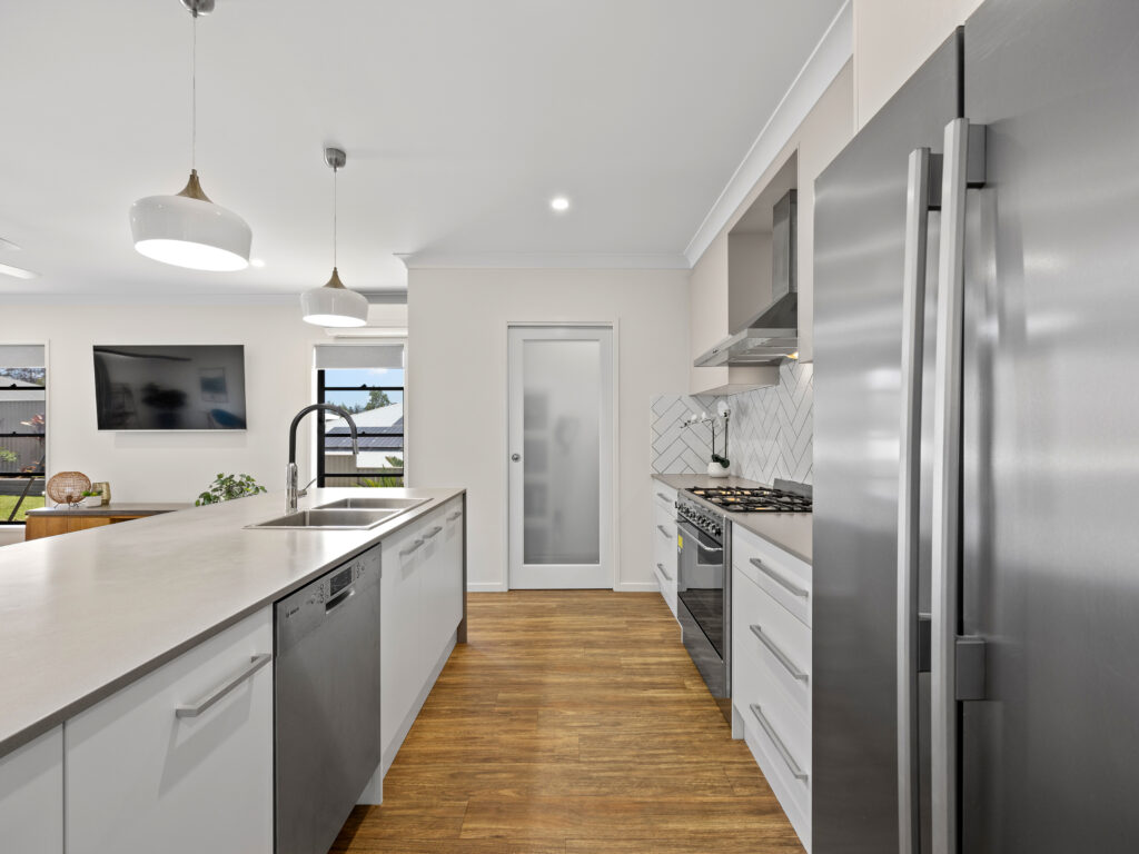 House-Deebing Heights-QLD-R2-3853228