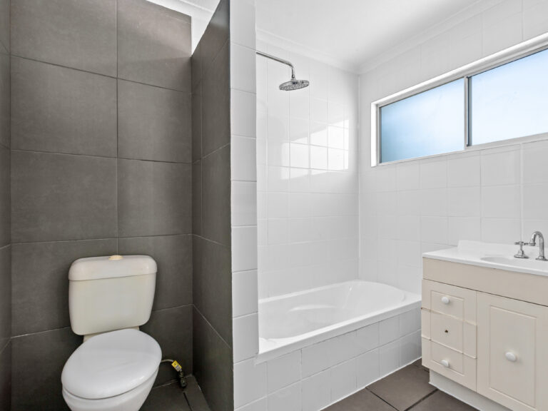 House-Redbank Plains-QLD-R2-3860928