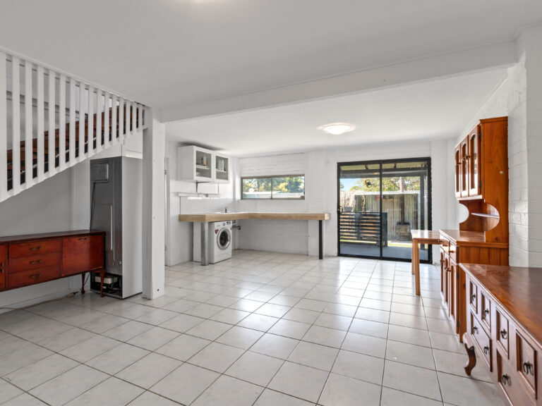 House-Redbank Plains-QLD-R2-3860928