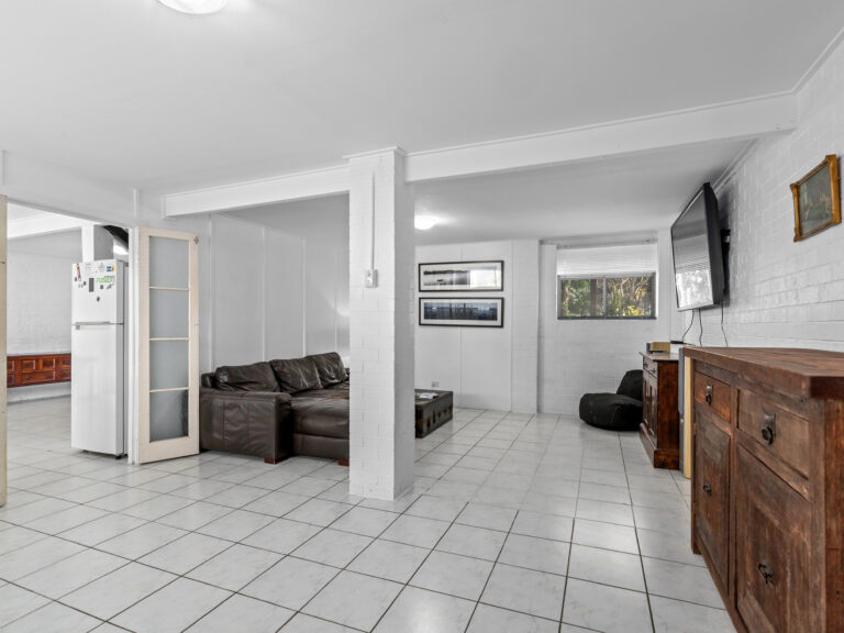 House-Redbank Plains-QLD-R2-3860928