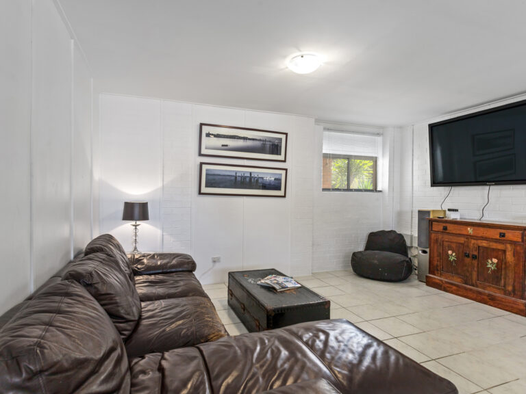House-Redbank Plains-QLD-R2-3860928