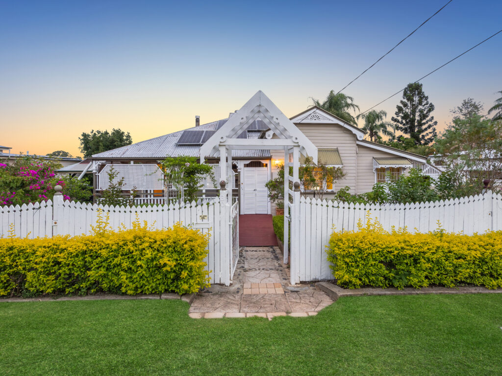30 Cribb Street, Sadliers Crossing, QLD 4305