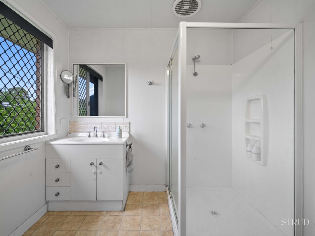 House-Redbank Plains-QLD-R2-3868772