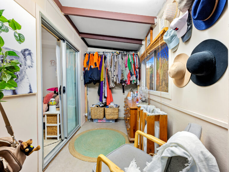 House-Raceview-QLD-R2-3875567