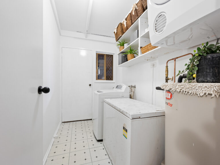 House-Raceview-QLD-R2-3875567