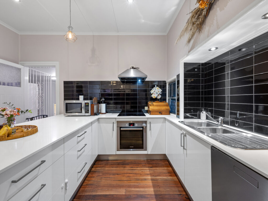 House-Raceview-QLD-R2-3884950