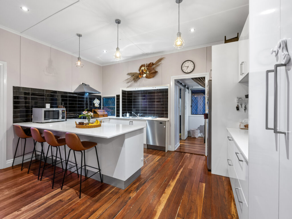 House-Raceview-QLD-R2-3884950